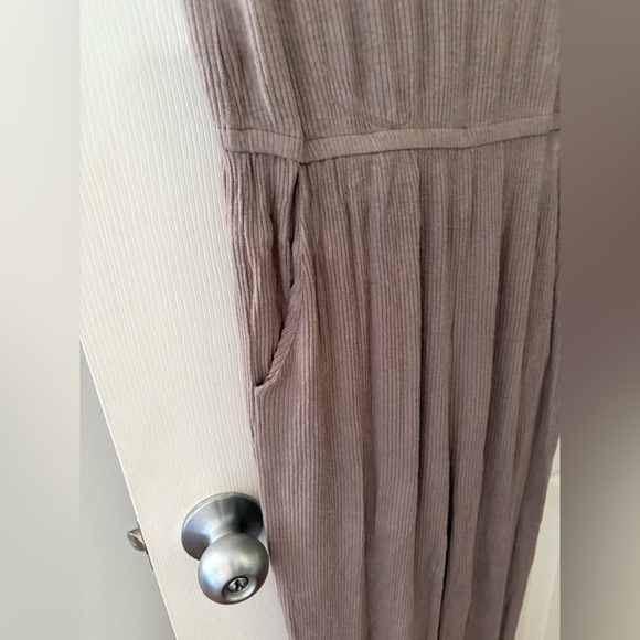 Lulus taupe jumpsuit tie strap ribbed knit size small - Picture 4 of 14